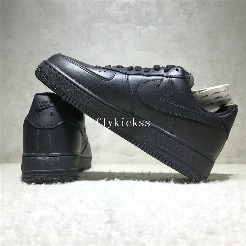 all black low top nikes